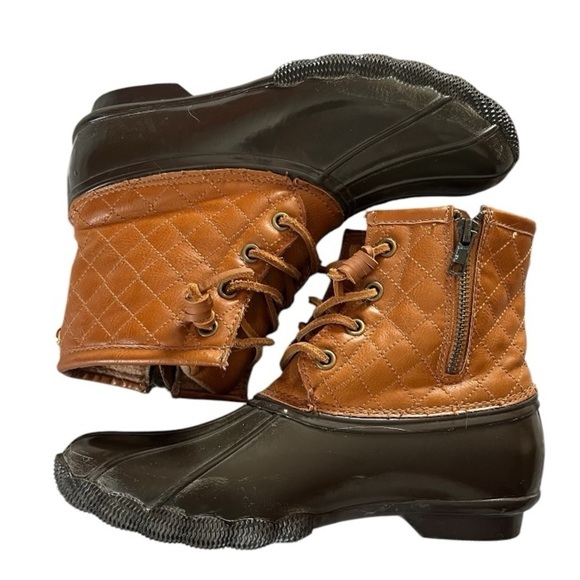 Steve Madden Stylish Tan & Brown Women's Quilted Winter / Rain Boots - Picture 3 of 5